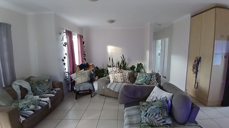 To Let 2 Bedroom Property for Rent in Glenroy Park Eastern Cape